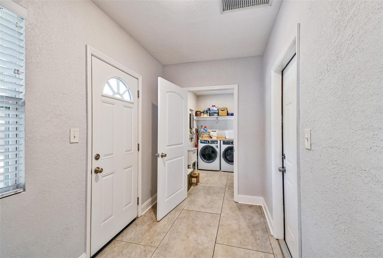 7330 17th Way N, Saint Petersburg, FL 33702 Photo