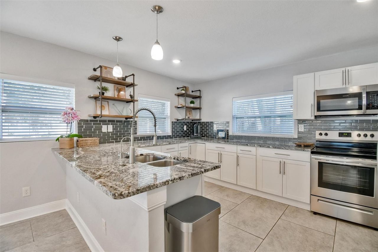 7330 17th Way N, Saint Petersburg, FL 33702 Photo