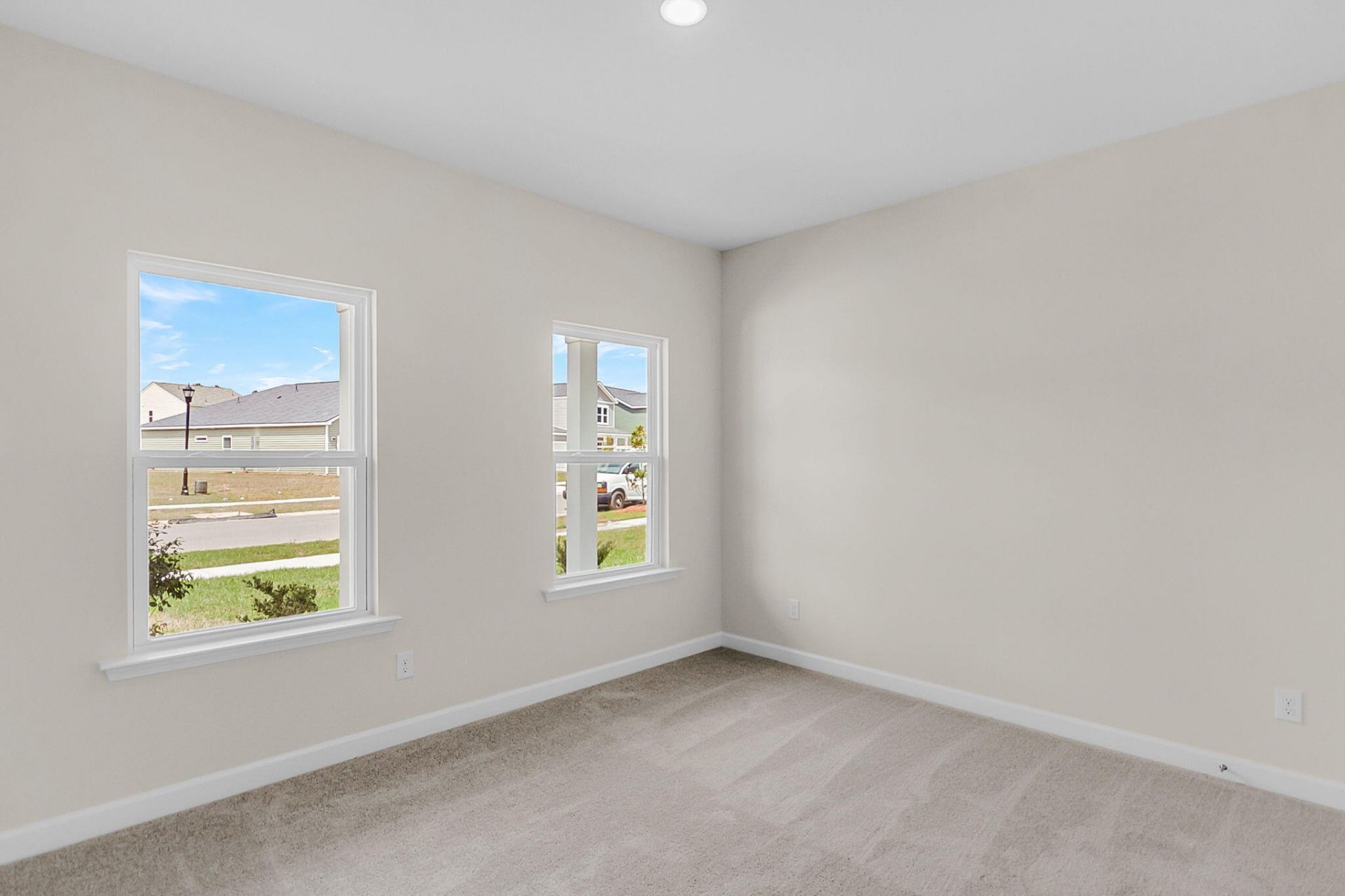 5252 Cottage Landing Drive Photo 10