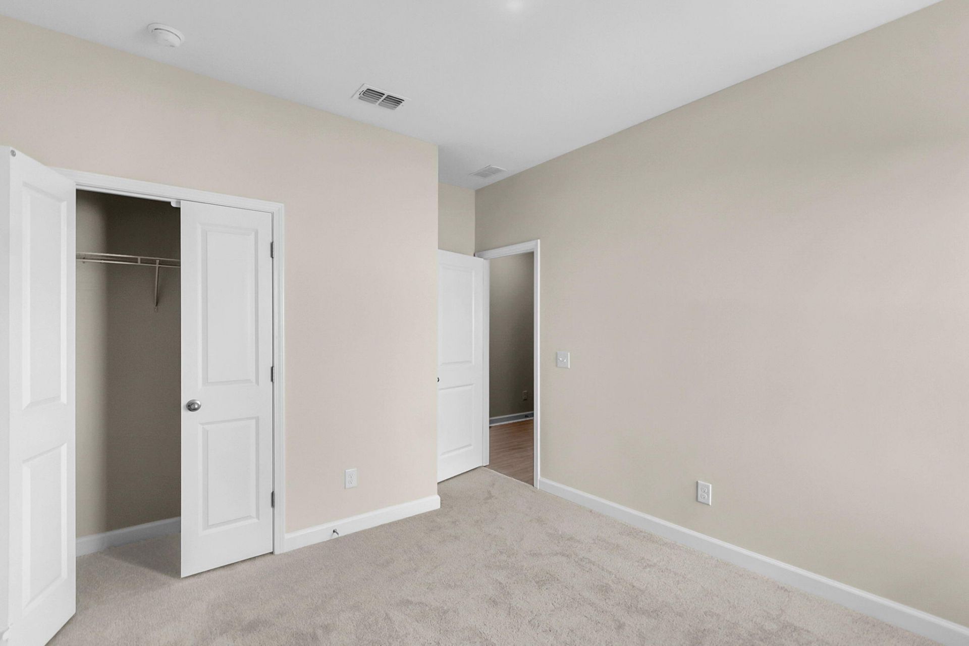 5252 Cottage Landing Drive Photo 11