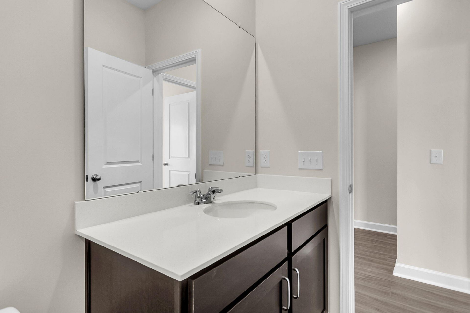 5252 Cottage Landing Drive Photo 15