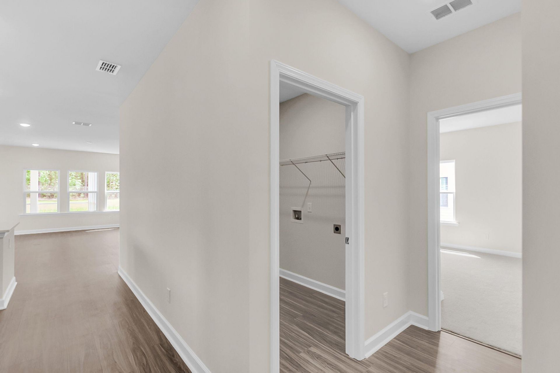 5252 Cottage Landing Drive Photo 17