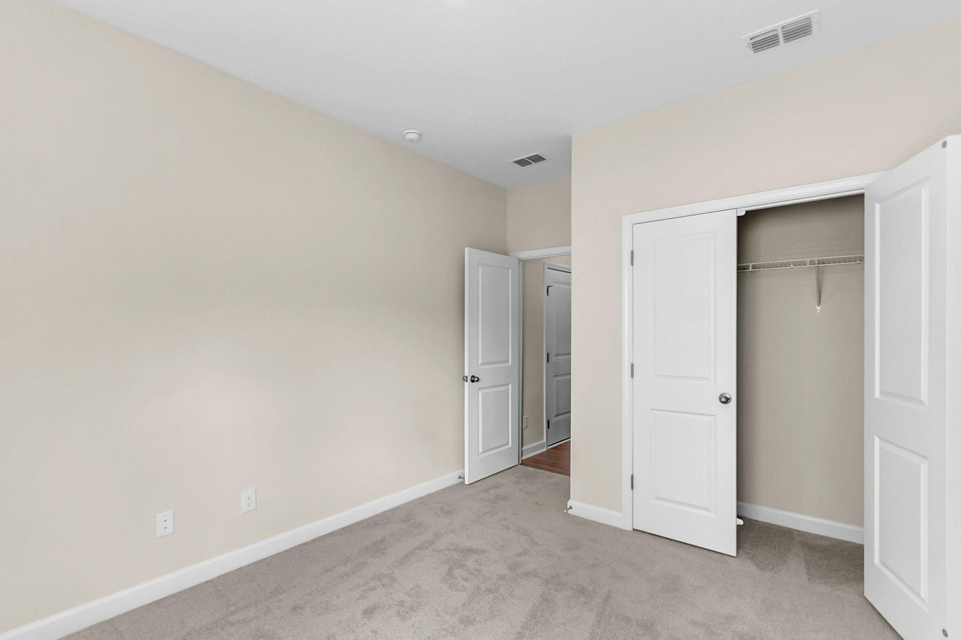 5252 Cottage Landing Drive Photo 20