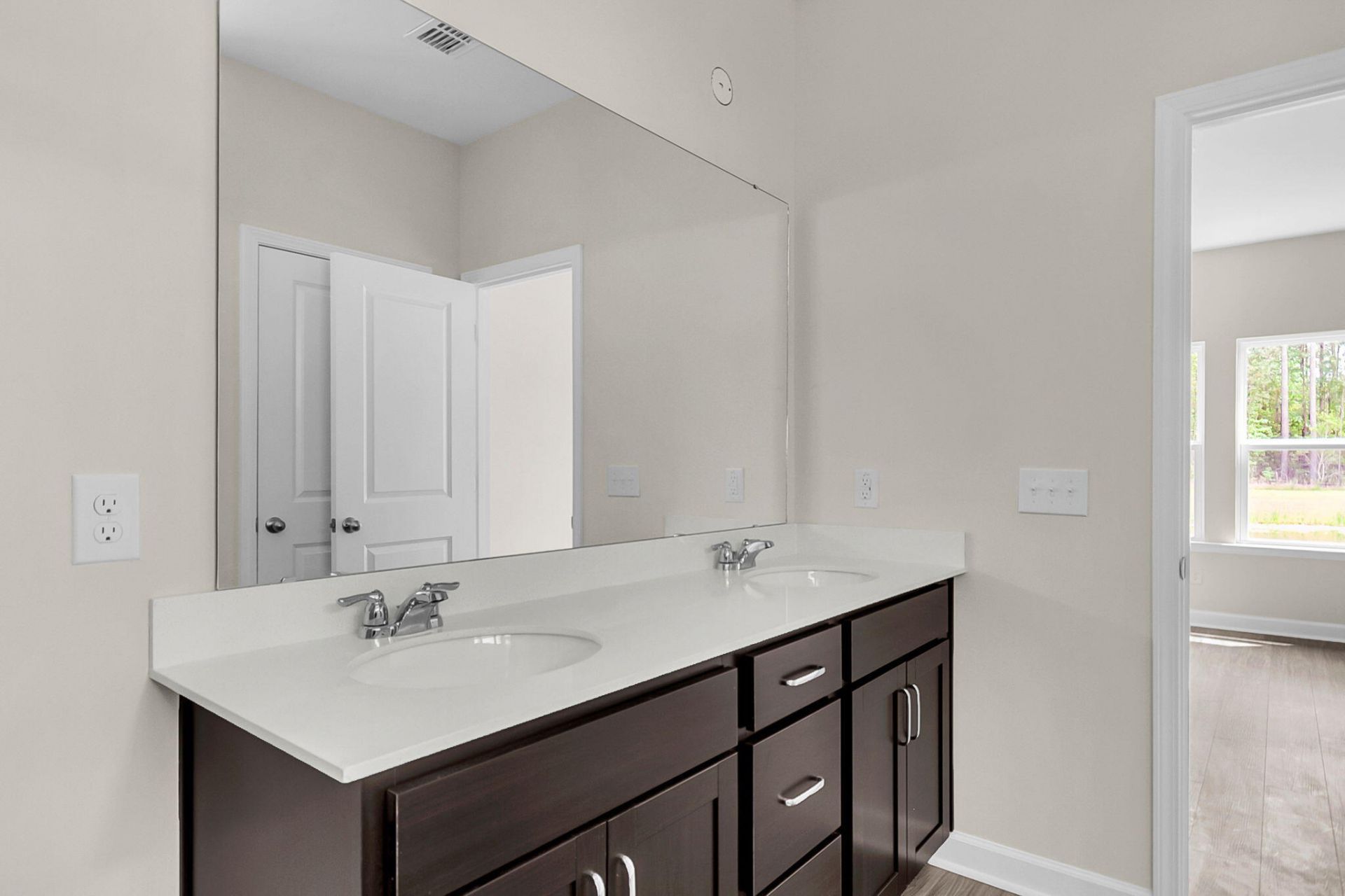 5252 Cottage Landing Drive Photo 37