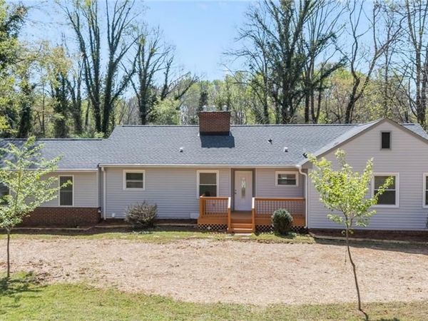 3420 Forest Lane , Pfafftown, NC 27040