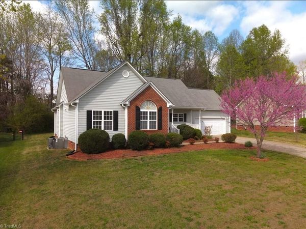 213 Drake Lane , Mebane, NC 27302