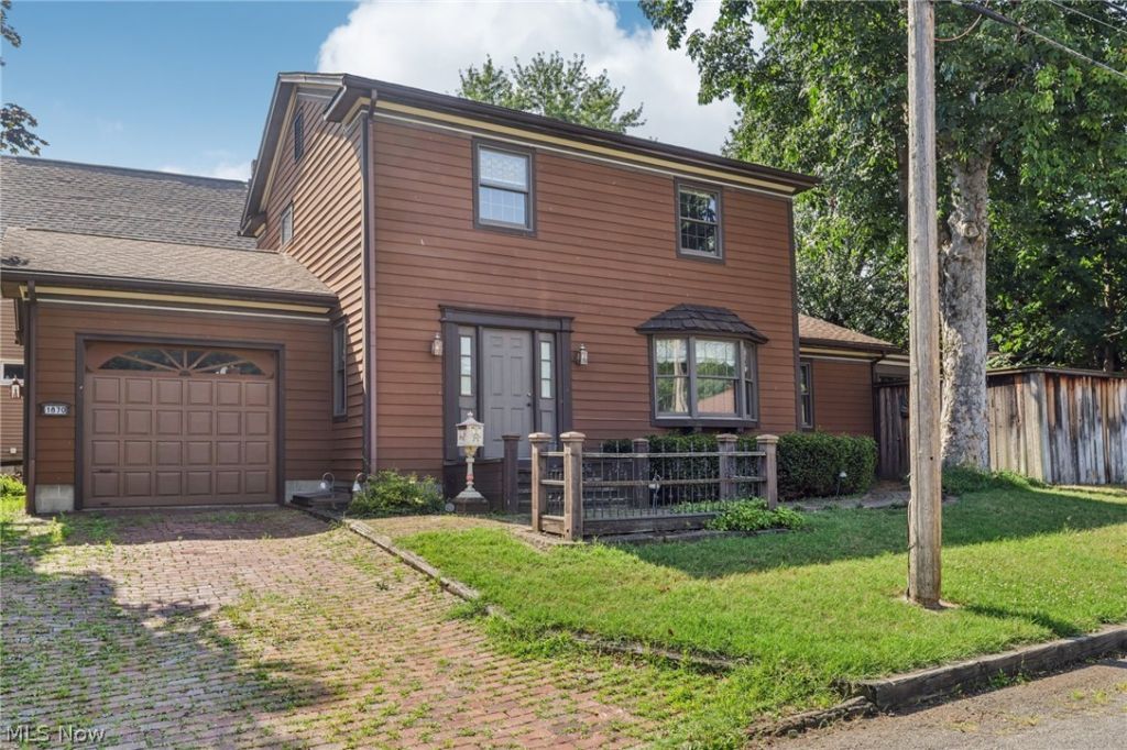 1870 Dallas Avenue, Akron, OH 44301 Main Photo