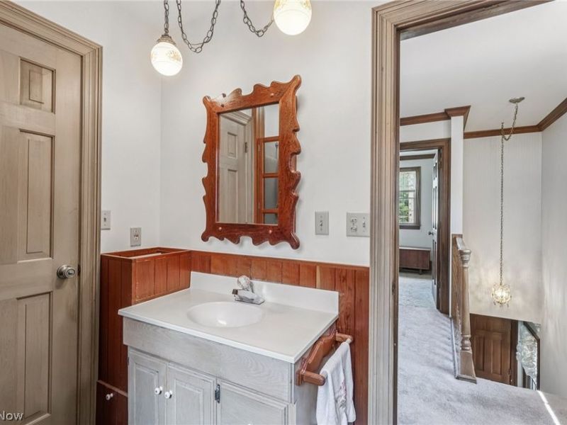 1870 Dallas Avenue, Akron, OH 44301 Photo 17