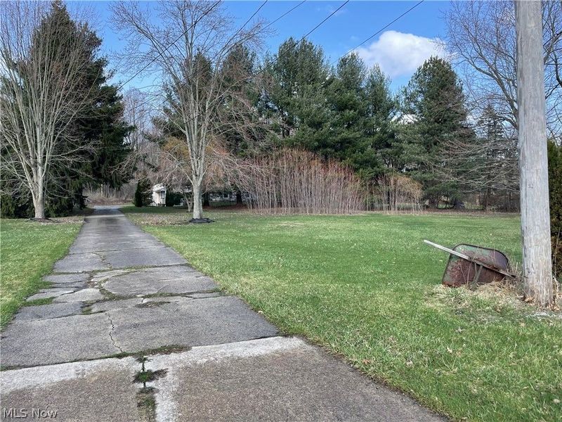 13004 Chardon Windsor Road , Chardon, OH 44024 Photo 4