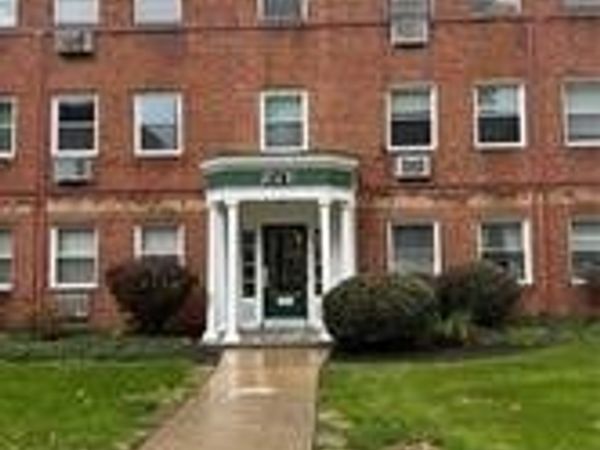 13781 Cedar Road , Unit 201, South Euclid, OH 44118