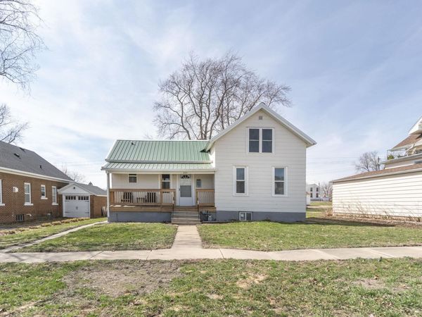 204 NE 1st Street , Tripoli, IA 50676