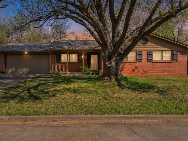 2617 Chaucer Drive, Oklahoma City, OK 73120