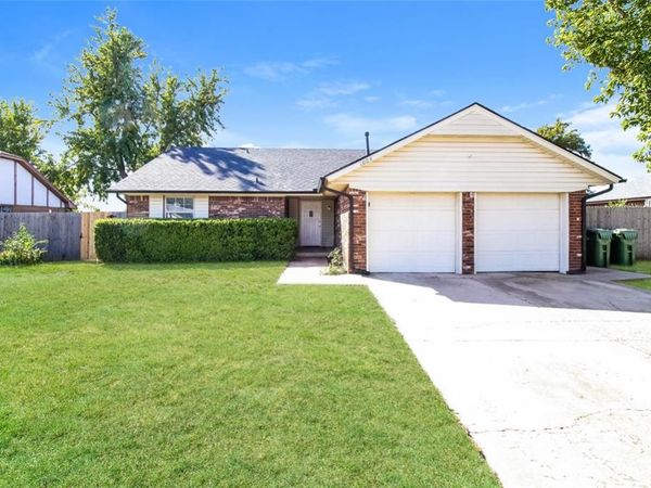 1004 Cambridge Drive, Yukon, OK 73099