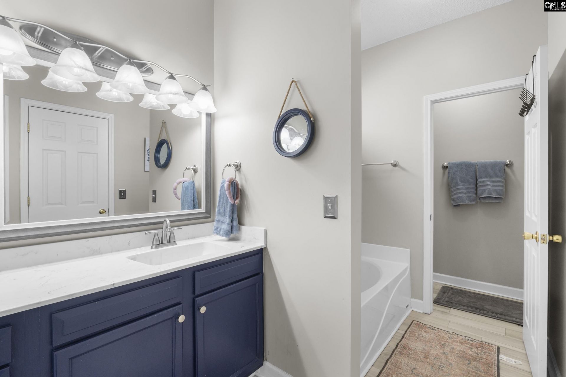 272 Bassett Loop  Photo 14