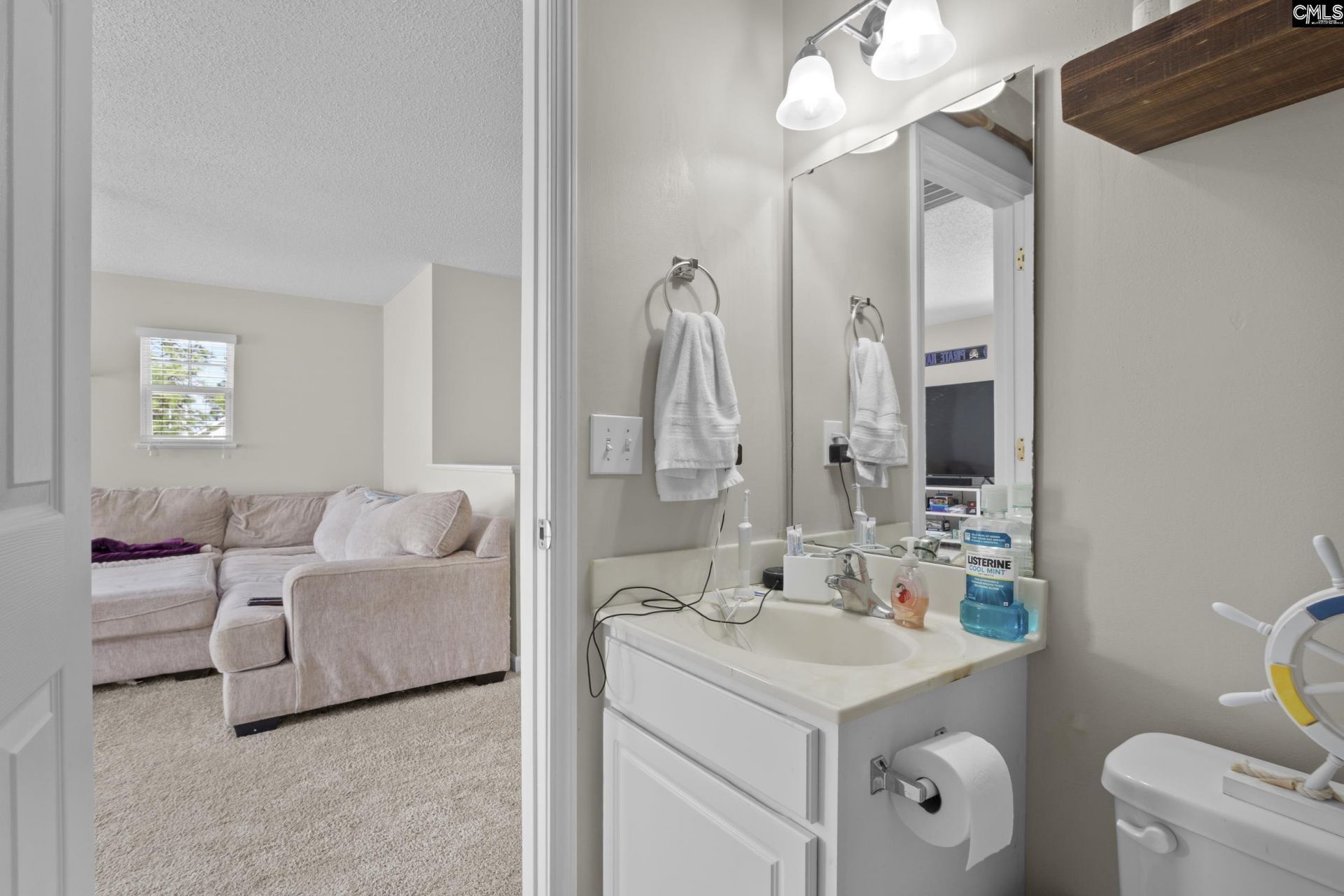 272 Bassett Loop  Photo 32