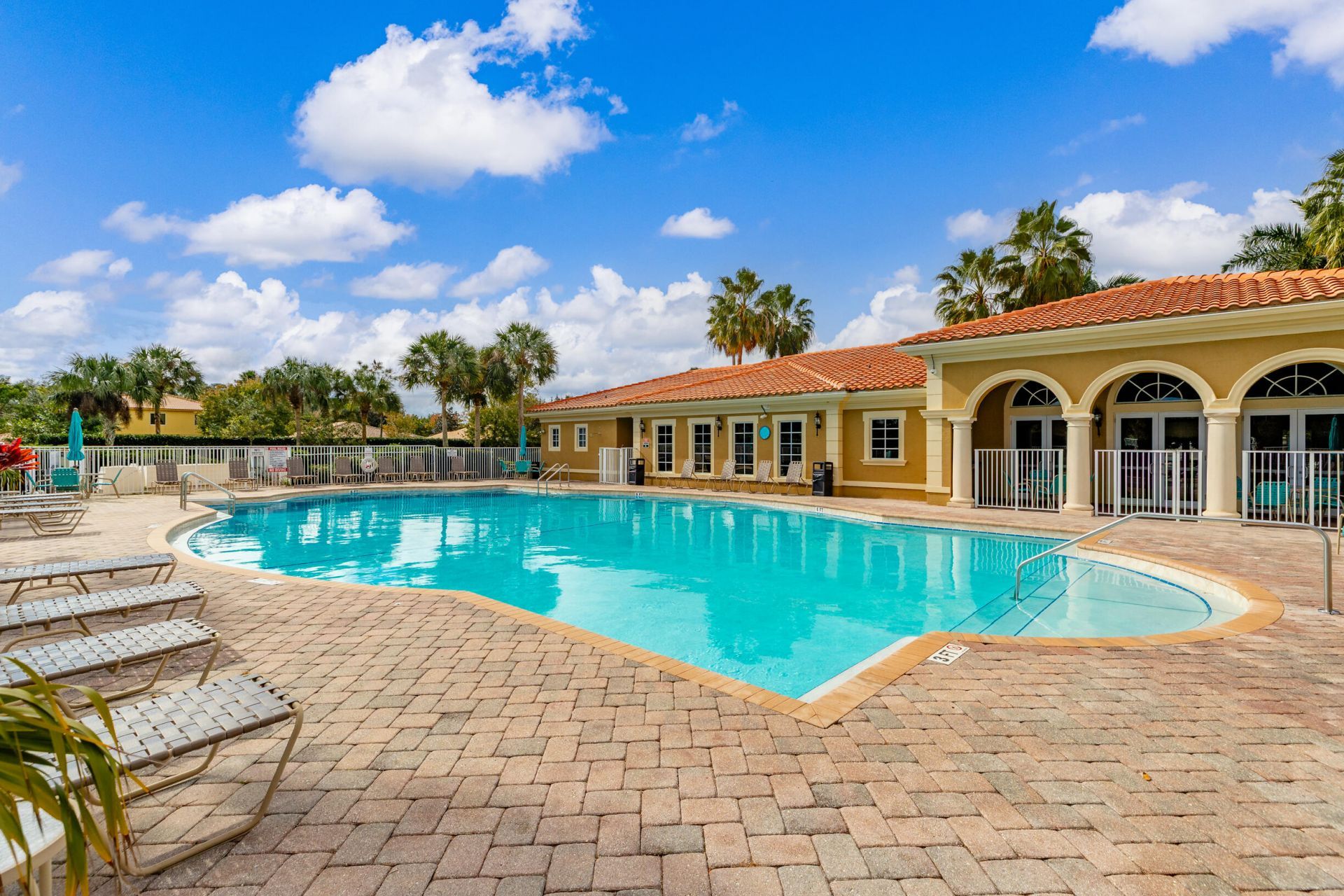 5585 40th Avenue, Vero Beach, FL 32967 Photo