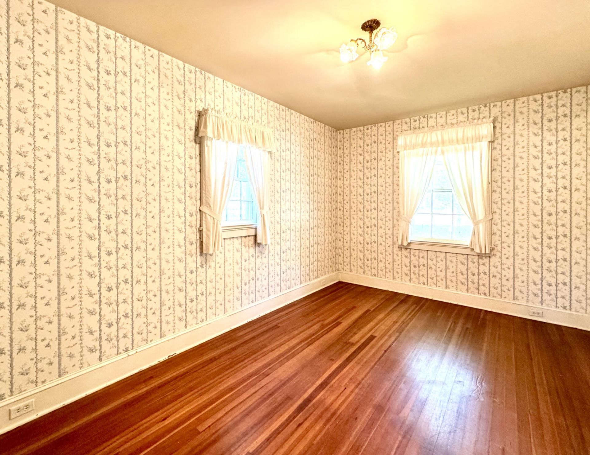 940 Ellis Avenue Photo 10