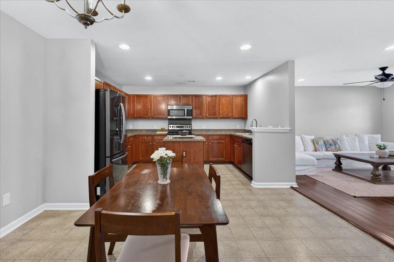 1096 Briar Rose Lane Photo 11