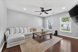 1096 Briar Rose Lane photo 4