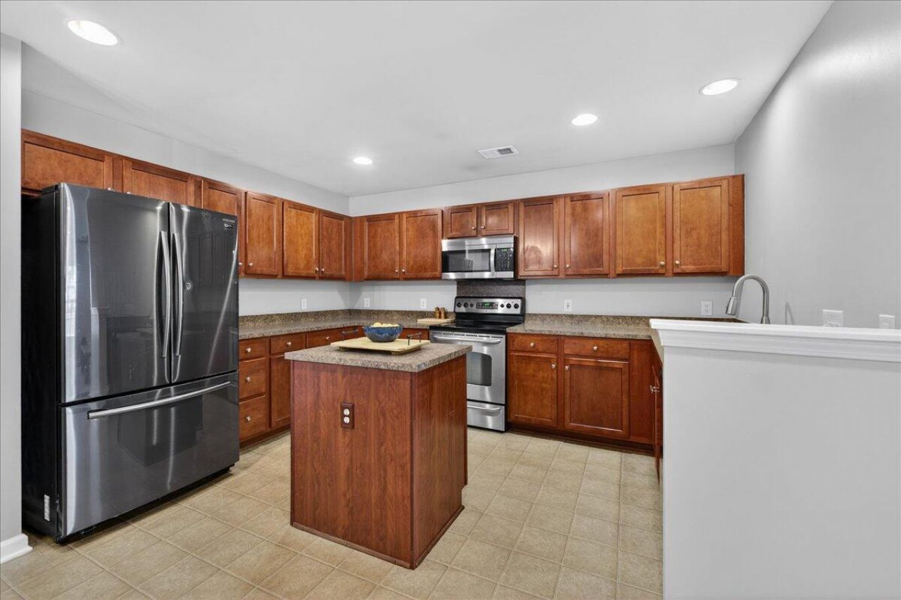 1096 Briar Rose Lane Photo 7