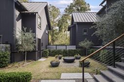 435 Fountain Grass Lane photo 4