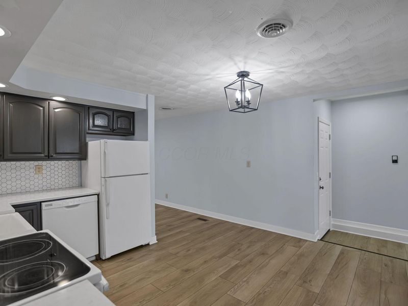 396 Lincolnshire Road, Columbus, OH 43230 Photo 13