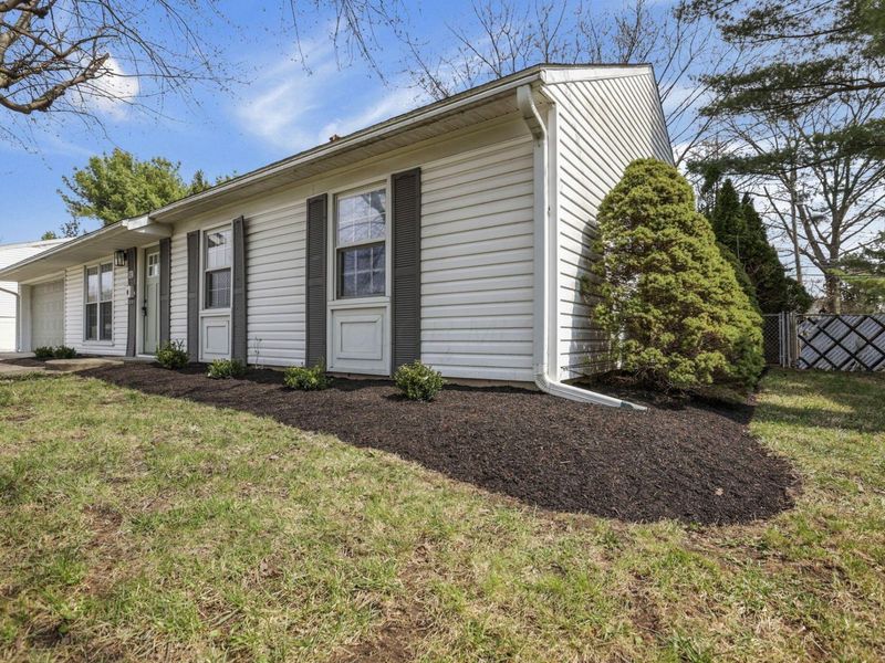 396 Lincolnshire Road, Columbus, OH 43230 Photo 3