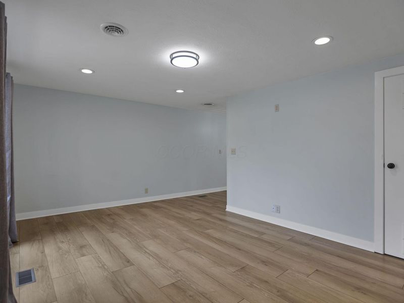 396 Lincolnshire Road, Columbus, OH 43230 Photo 7