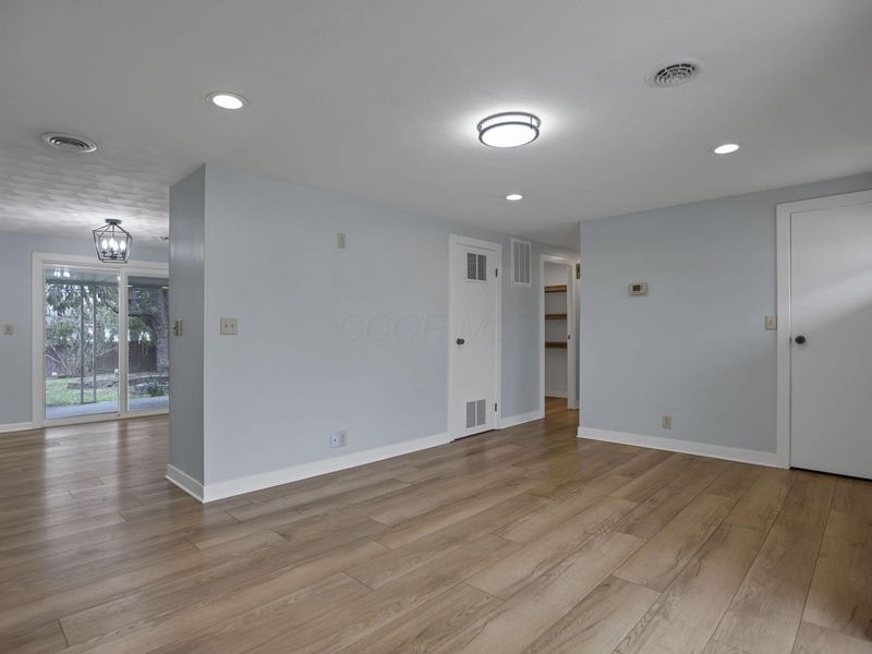 396 Lincolnshire Road, Columbus, OH 43230 Photo 8