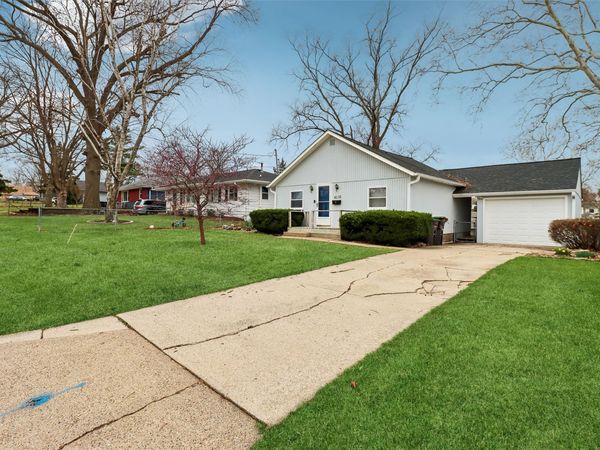 4038 52nd Street, Des Moines, IA 50310