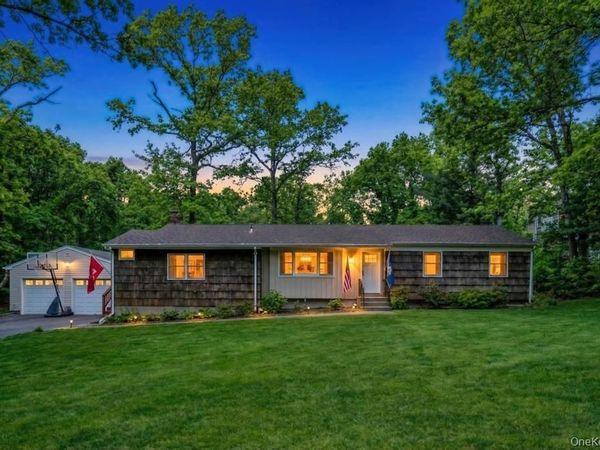 34 Giant Oak Road, Ridge, NY 11961