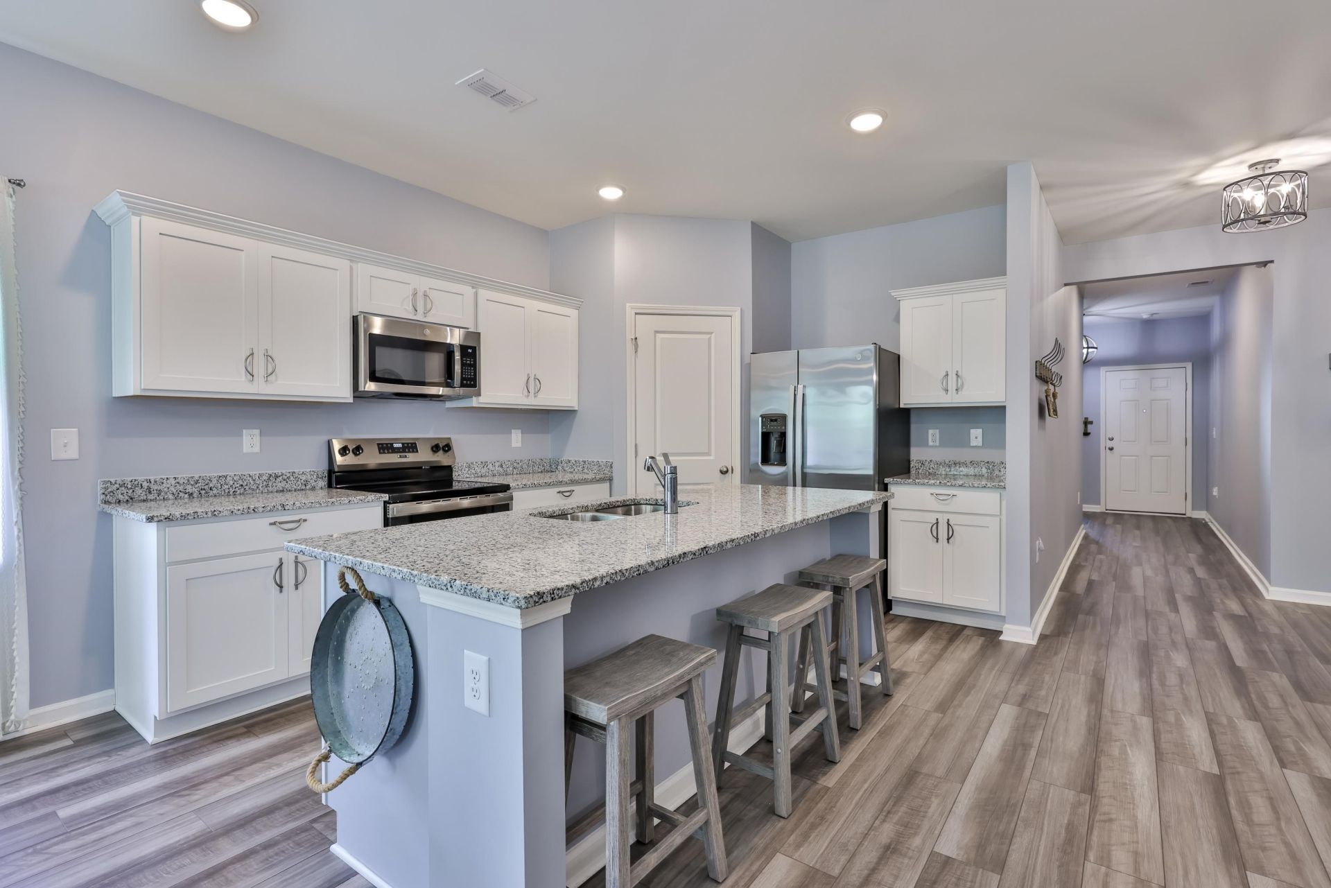 202 Linares St.  Photo 5