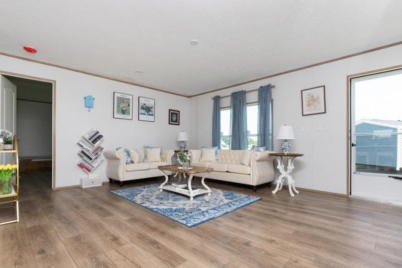 233 Glenda Loop  Photo 10