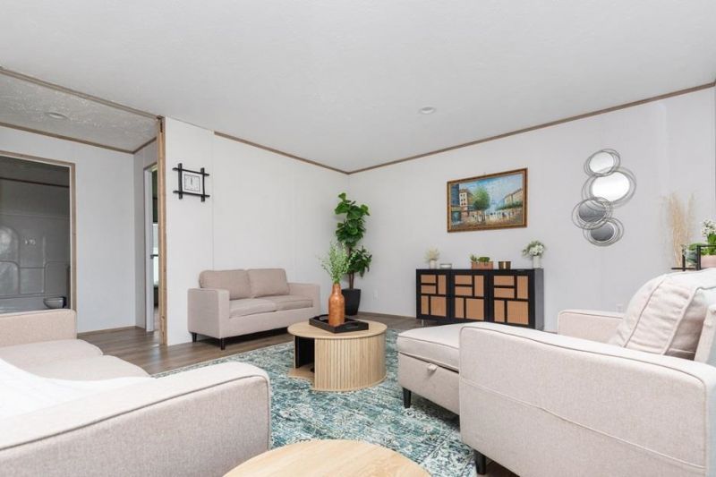 233 Glenda Loop  Photo 7