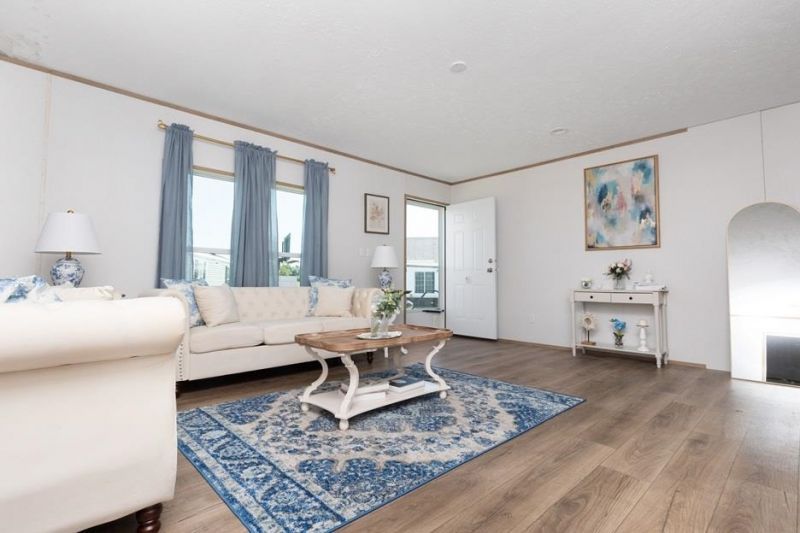 233 Glenda Loop  Photo 8