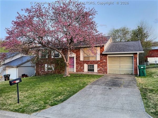 104 Dodd Street, Poca, WV 25159