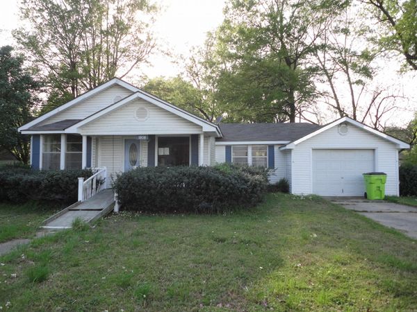 1808 S Leslie Street, Stuttgart, AR 72160