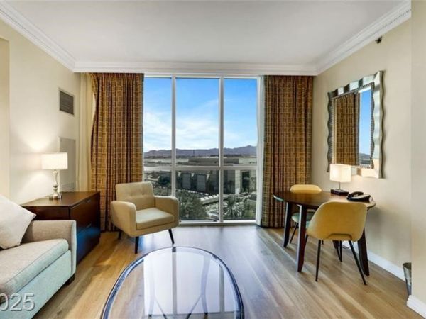135 E HARMON Avenue , Unit 904, Las Vegas, NV 89109