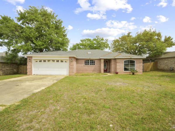 2726 Blackwood Dr, Cantonment, FL 32533