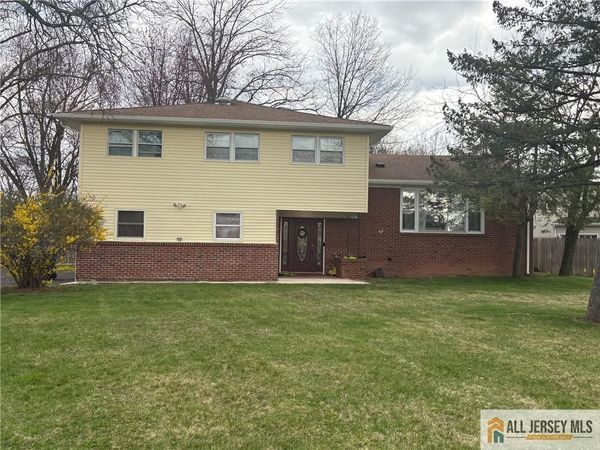 2 Ventnor Drive , Edison, NJ 08820