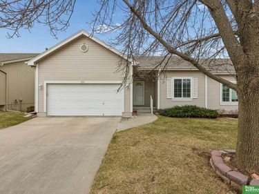 5111 N 155th Street , Omaha, NE 68116