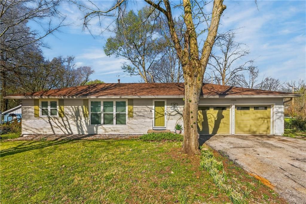 11030 N Charlotte Street, Kansas City, MO 64155 Main Photo