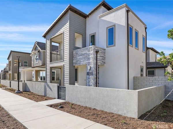 27213 Tamarack Lane, Valencia, CA 91381