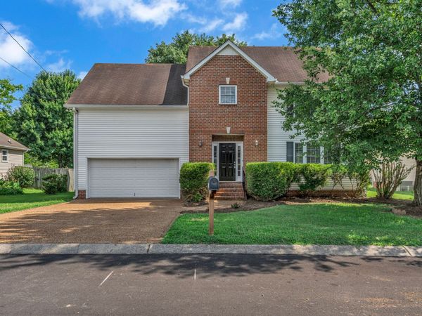 109 Edgeview Ct , Hendersonville, TN 37075