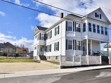 17 Norwell Street, Dartmouth, MA 02748