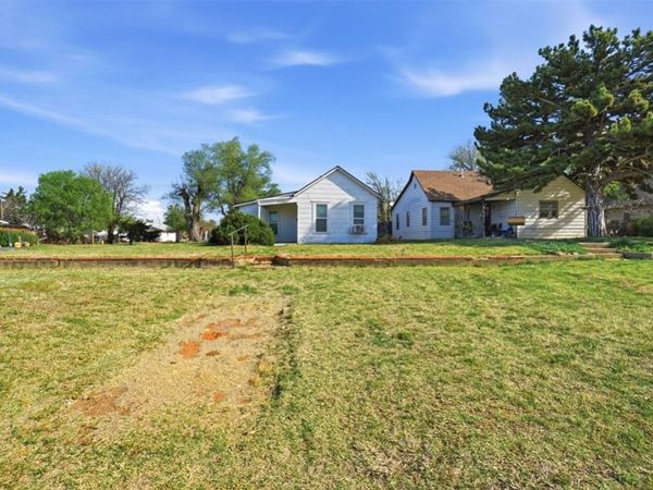 224 Texas Avenue, Woodward, OK 73801