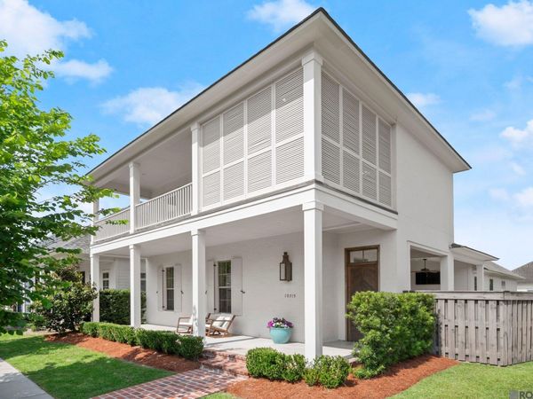 10715 Turning Leaf Dr, Baton Rouge, LA 70810