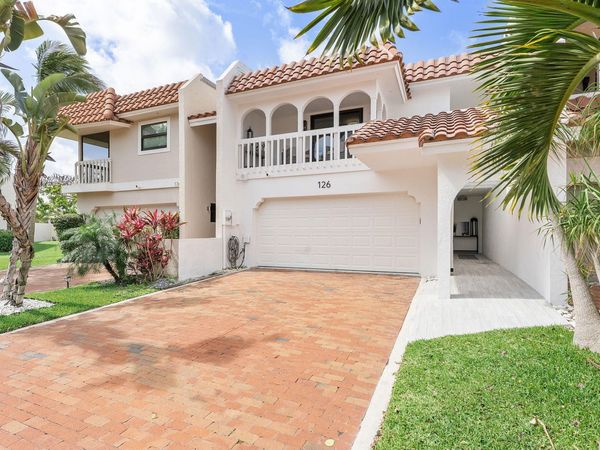 126 Harbor Circle, Delray Beach, FL 33483