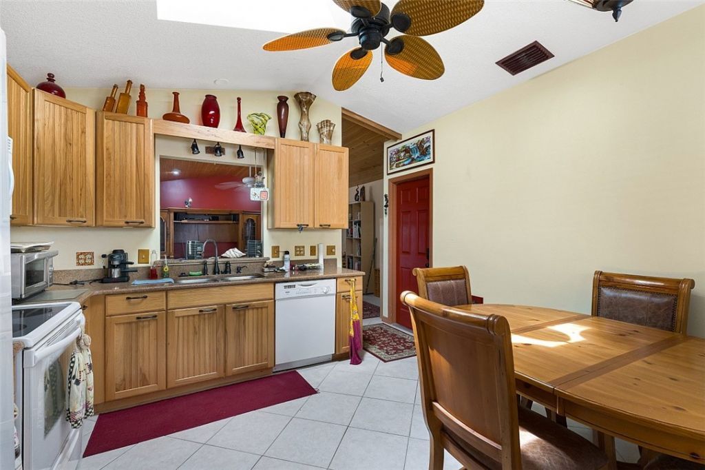 121 Hinchman Avenue, Sebastian, FL 32958 Photo