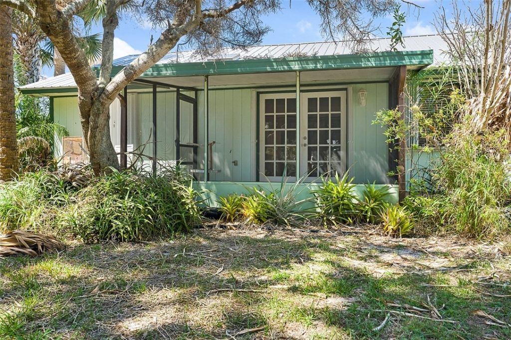 121 Hinchman Avenue, Sebastian, FL 32958 Photo